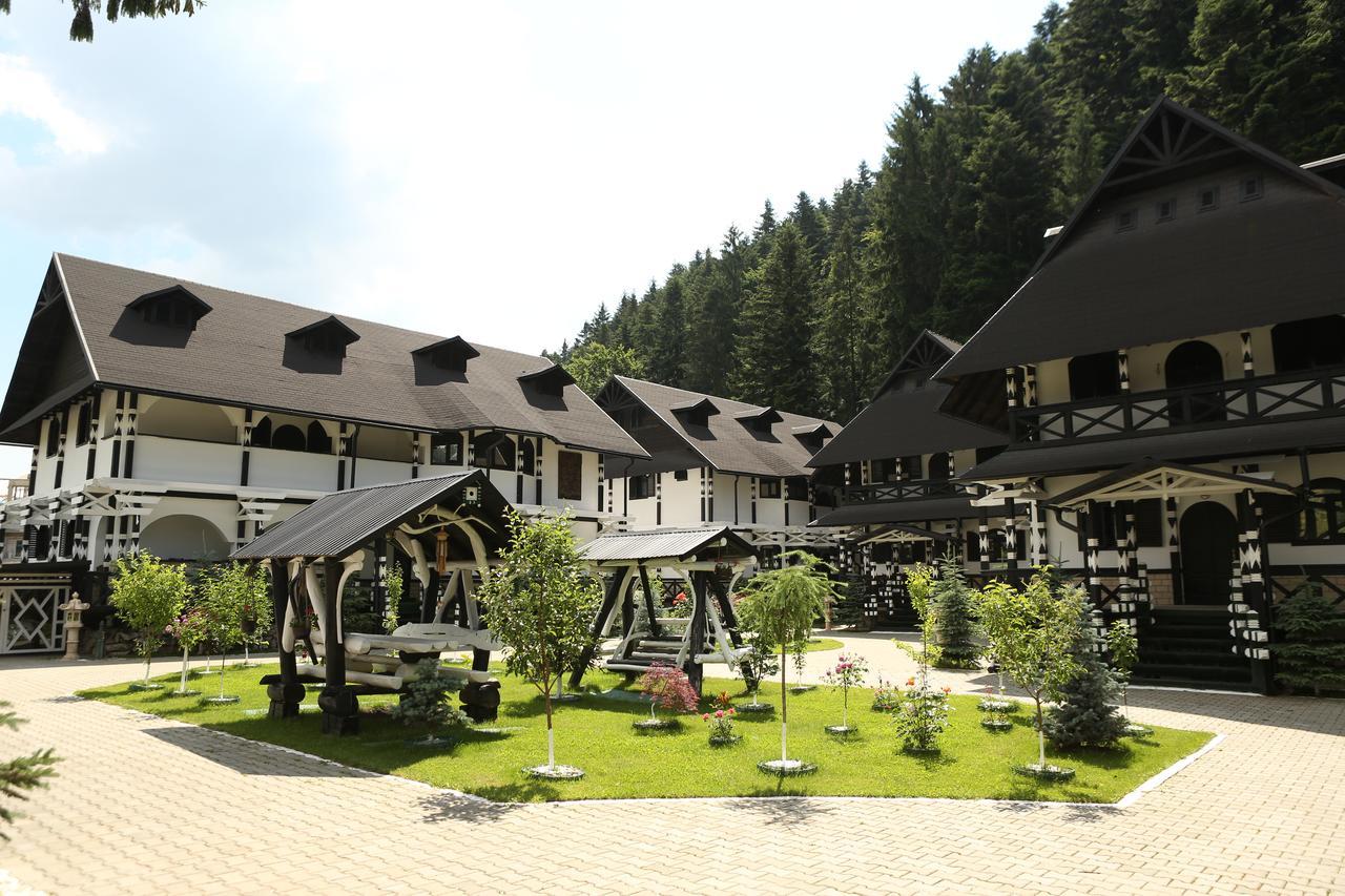 فندق Complex Lions Bucovina فورونيت المظهر الخارجي الصورة
